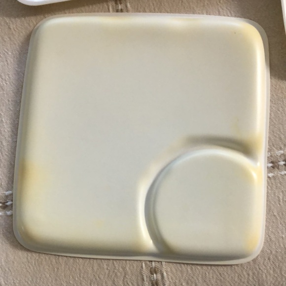 1970s Plastic horderves Dessert Appetizer Plates Vintage Flowers- rare find - Picture 3 of 5